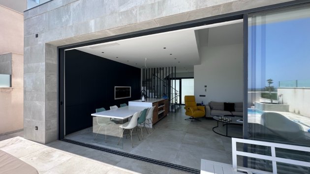Resale - Villa -
Rojales