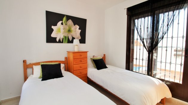 Reventa - Chalets -
Villamartín - PAU 8