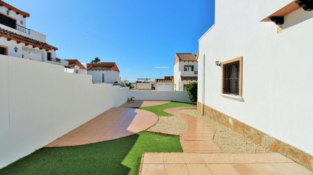 Reventa - Chalets -
Villamartín - PAU 8