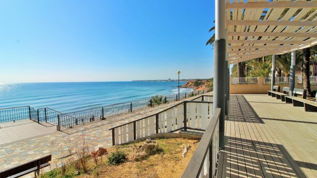 Resale - Apartments -
Punta Prima