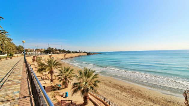 Resale - Apartments -
Punta Prima