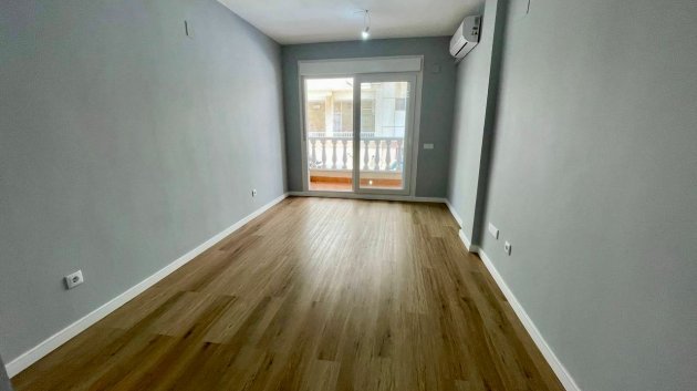 Resale - Apartments -
Torrevieja - La Mata