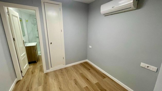 Resale - Apartments -
Torrevieja - La Mata