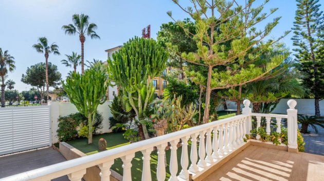 Reventa - Chalets -
Ciudad Quesada - Doña Pepa