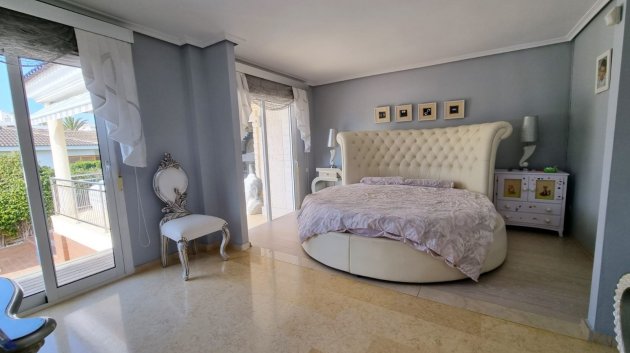 Resale - Villa -
Torrevieja - La Mata