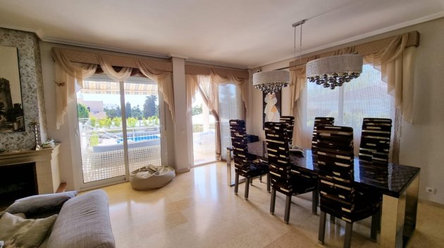Resale - Villa -
Torrevieja - La Mata