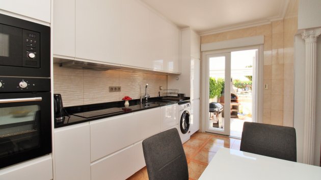 Reventa - Apartamentos -
Villamartín - PAU 8