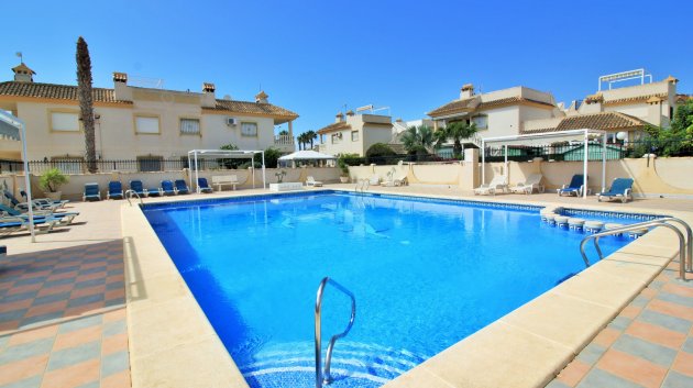 Reventa - Apartamentos -
Villamartín - PAU 8