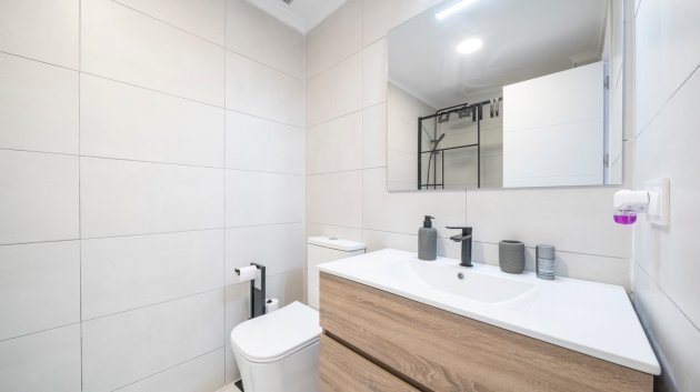 Reventa - Apartamentos -
Orihuela Costa - Punta Prima