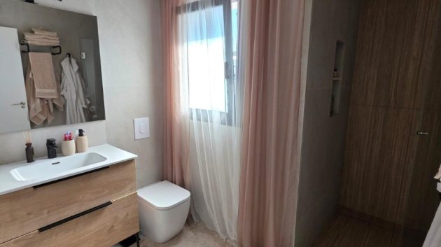 Resale - Villa -
Benijofar