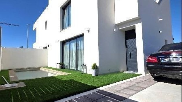 Resale - Villa -
Benijofar