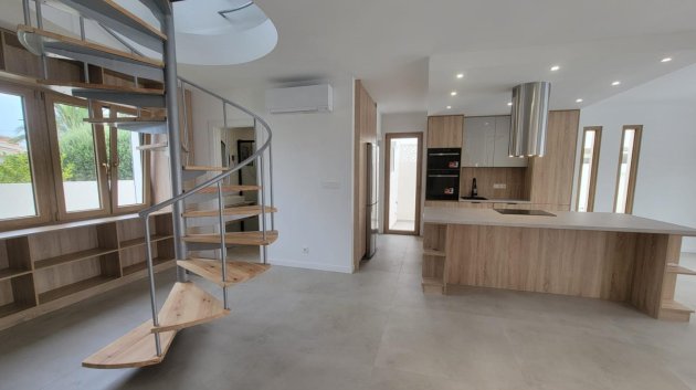 Revente - Villa -
Orihuela Costa