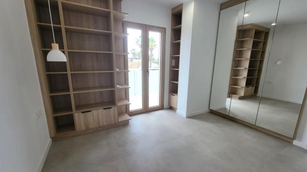 Revente - Villa -
Orihuela Costa