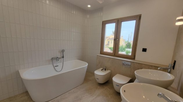 Revente - Villa -
Orihuela Costa