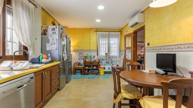 Reventa - Chalets -
Los Montesinos - La Herrada