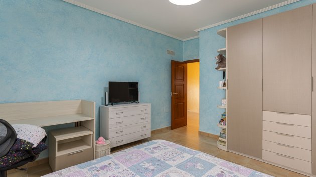 Reventa - Chalets -
Los Montesinos - La Herrada