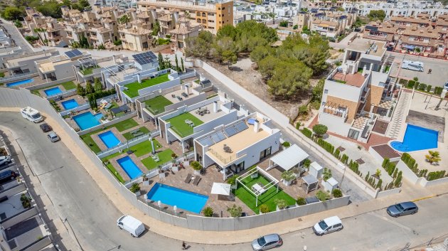 Reventa - Chalets -
Orihuela Costa - Villamartín