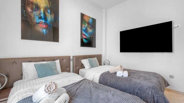 Reventa - Chalets -
Orihuela Costa - Villamartín