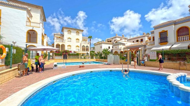 Reventa - Adosado -
Torrevieja - La Mata