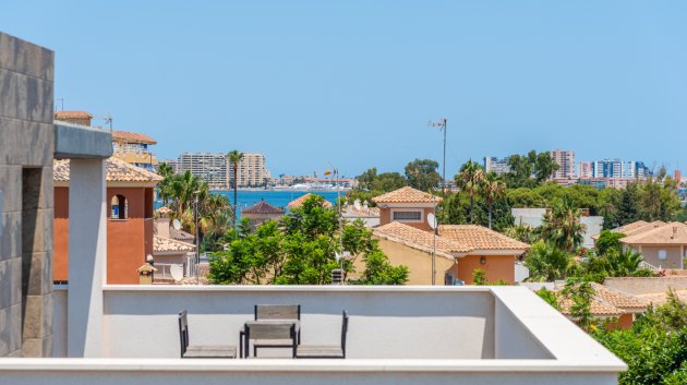 Obra nueva - Chalets -
Playa Paraiso