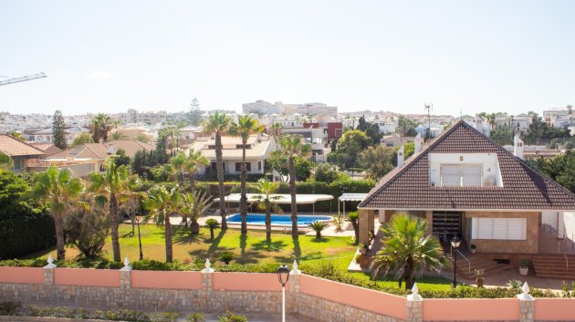 Reventa - Apartamentos -
Torrevieja - La Mata