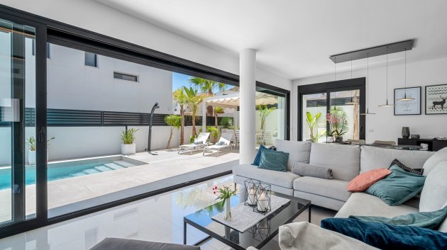 Reventa - Chalets -
Guardamar del Segura