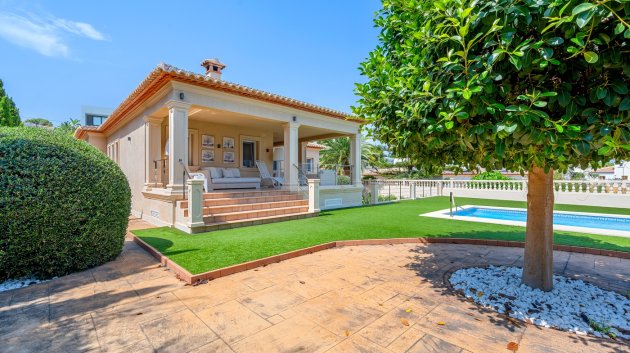 Resale - Villa -
Benissa