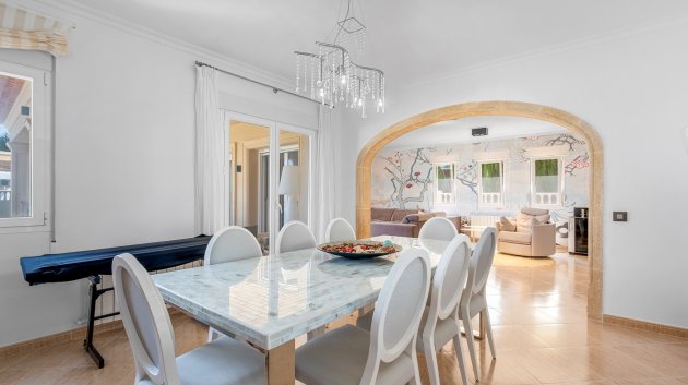 Resale - Villa -
Benissa