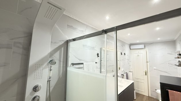 Reventa - Adosado -
Orihuela Costa - La Zenia