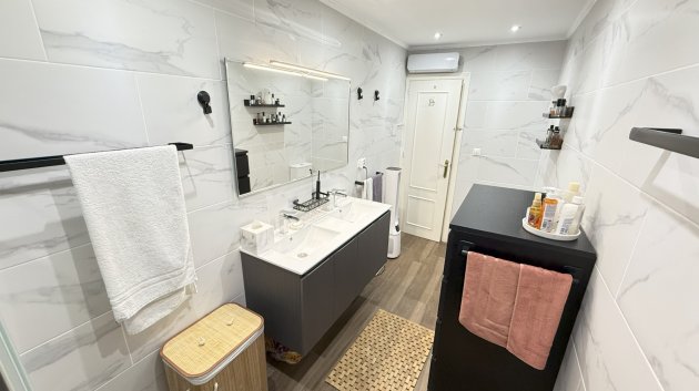 Reventa - Adosado -
Orihuela Costa - La Zenia