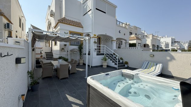 Reventa - Adosado -
Orihuela Costa - La Zenia