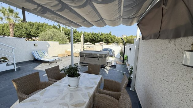 Reventa - Adosado -
Orihuela Costa - La Zenia