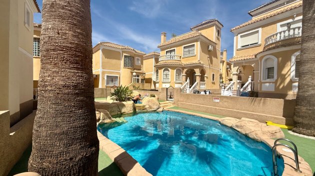 Reventa - Chalets -
Orihuela Costa - Villamartín