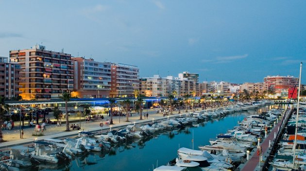 Obra nueva - Apartamentos -
Alicante (Alacant)