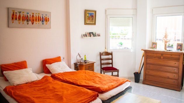 Reventa - Chalets -
Orihuela Costa - La Zenia