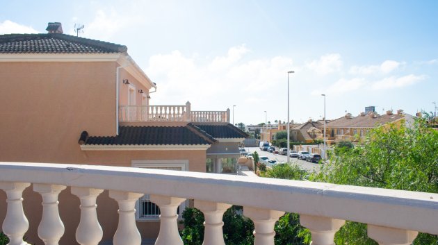 Reventa - Chalets -
Orihuela Costa - La Zenia