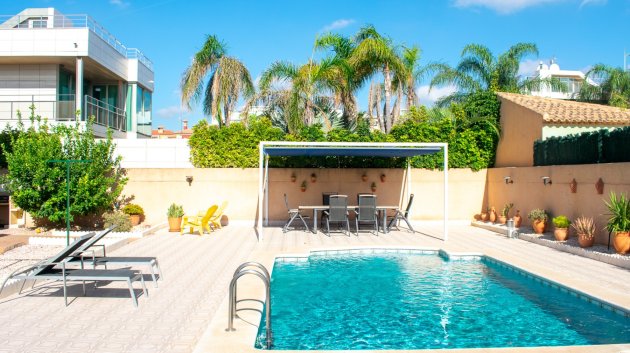 Reventa - Chalets -
Orihuela Costa - La Zenia