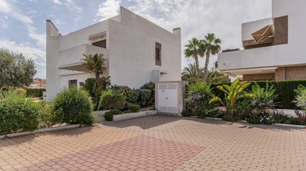 Reventa - Apartamentos -
Orihuela Costa - La Zenia