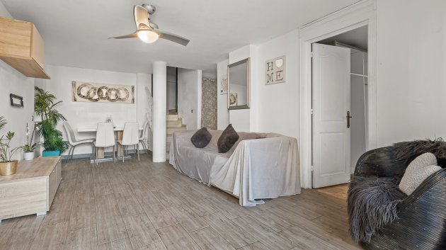 Reventa - Chalets -
Orihuela Costa - Playa Flamenca