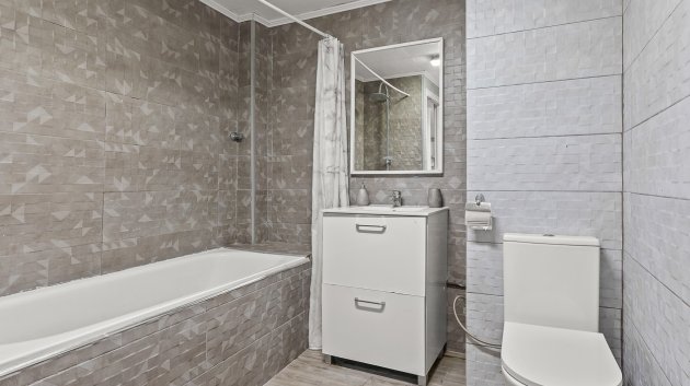 Reventa - Chalets -
Orihuela Costa - Playa Flamenca