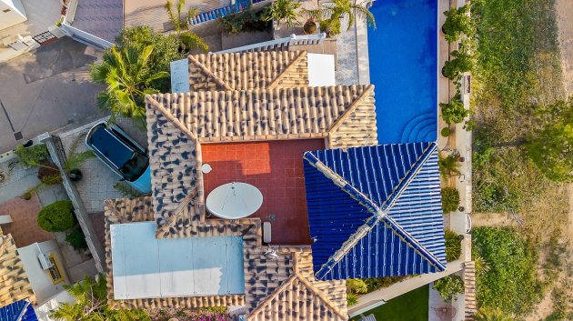 Reventa - Chalets -
Orihuela Costa - Playa Flamenca