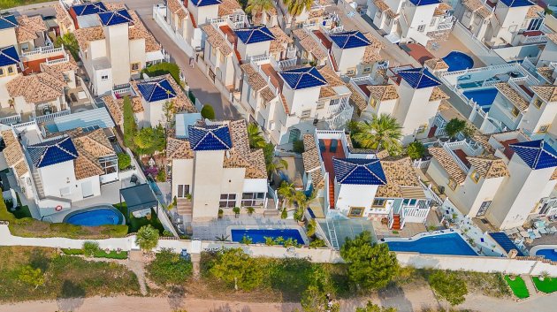 Reventa - Chalets -
Orihuela Costa - Playa Flamenca