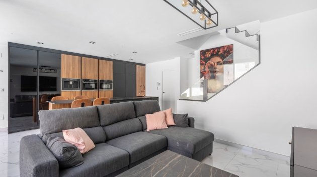 Reventa - Chalets -
Los Montesinos - La Herrada