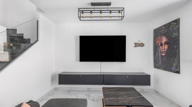 Reventa - Chalets -
Los Montesinos - La Herrada