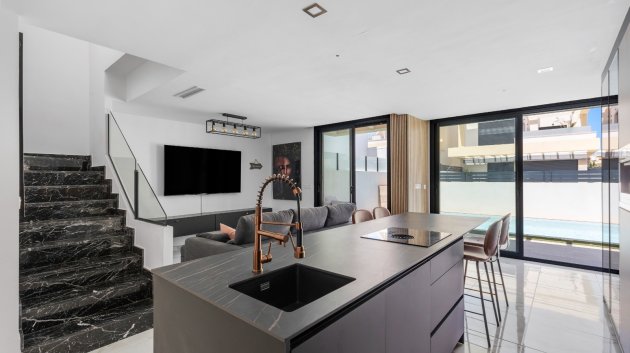 Reventa - Chalets -
Los Montesinos - La Herrada