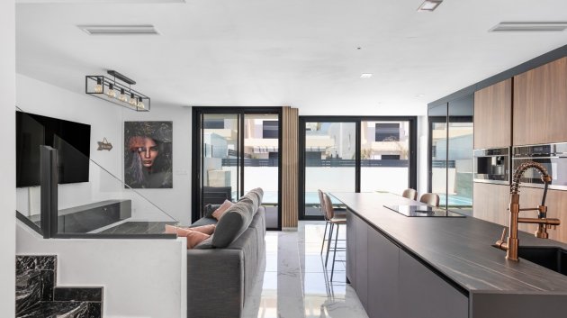 Reventa - Chalets -
Los Montesinos - La Herrada