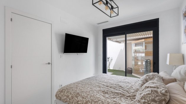 Reventa - Chalets -
Los Montesinos - La Herrada