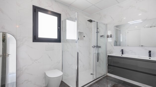 Reventa - Chalets -
Los Montesinos - La Herrada