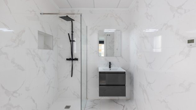 Reventa - Chalets -
Los Montesinos - La Herrada