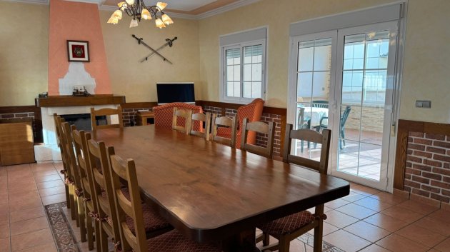 Resale - Townhouse -
Los Montesinos